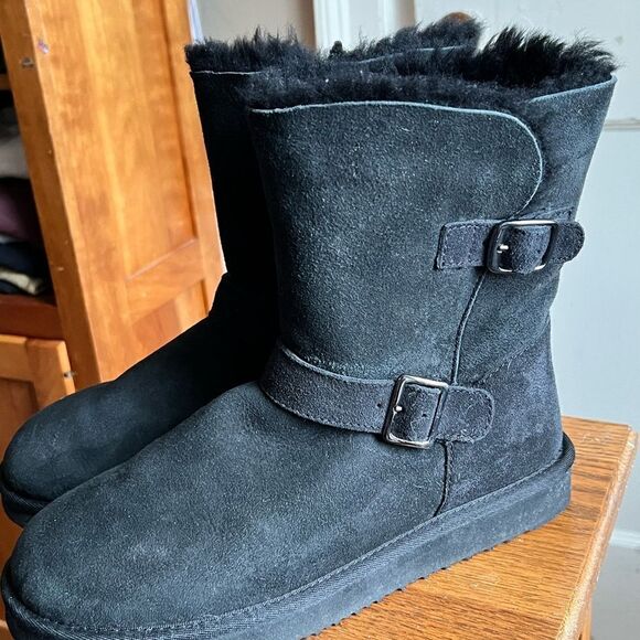 Shearling Ugg style boots, size ladies 10. - Picture 2 of 11